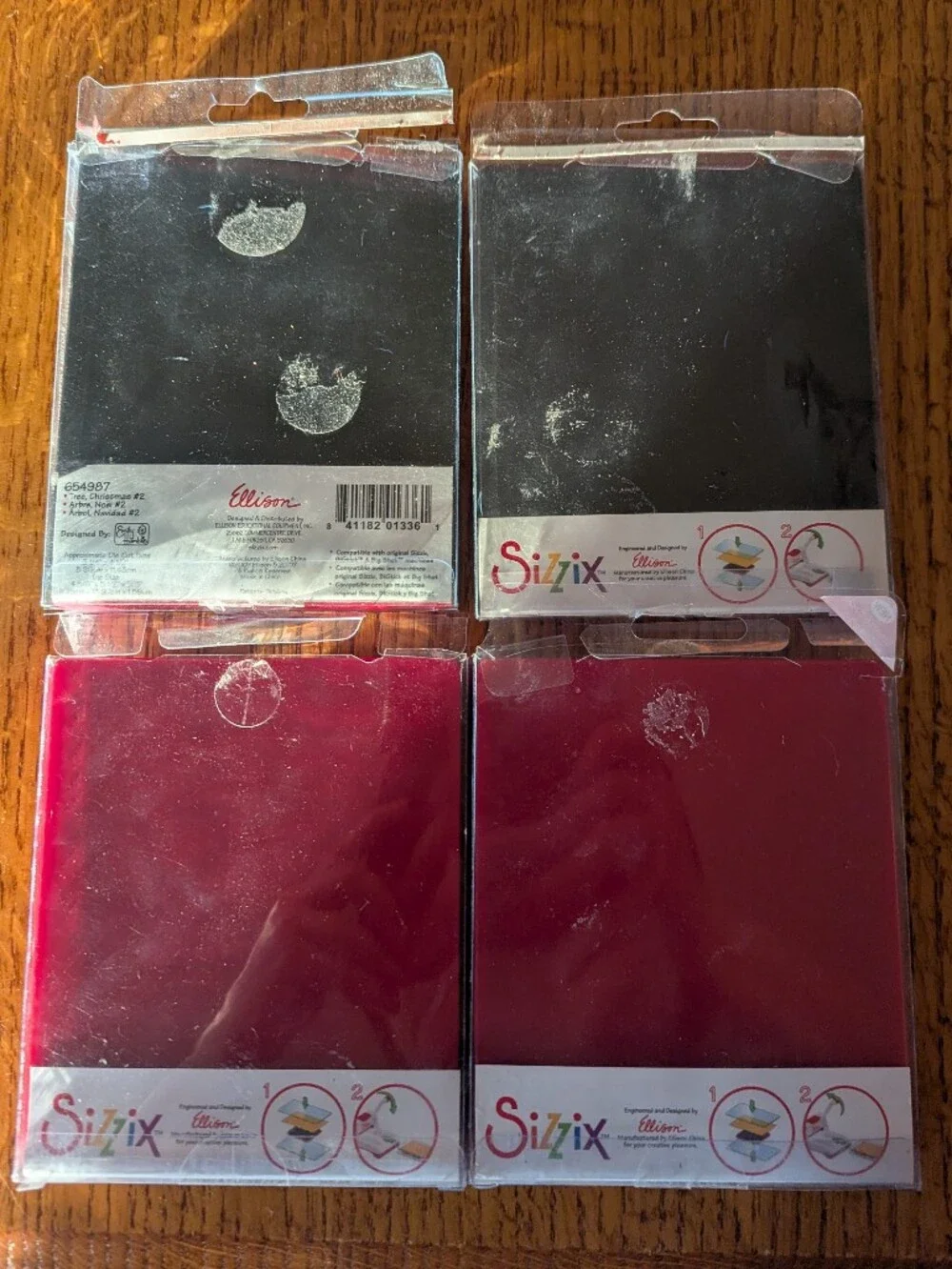 Sizzix -  4 Dies- Christmas, Corner Design, Stars and Butterfly & Dragonfly